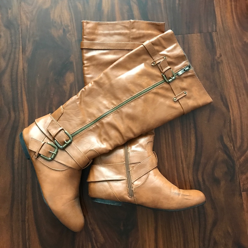 Knee high boots, no heel