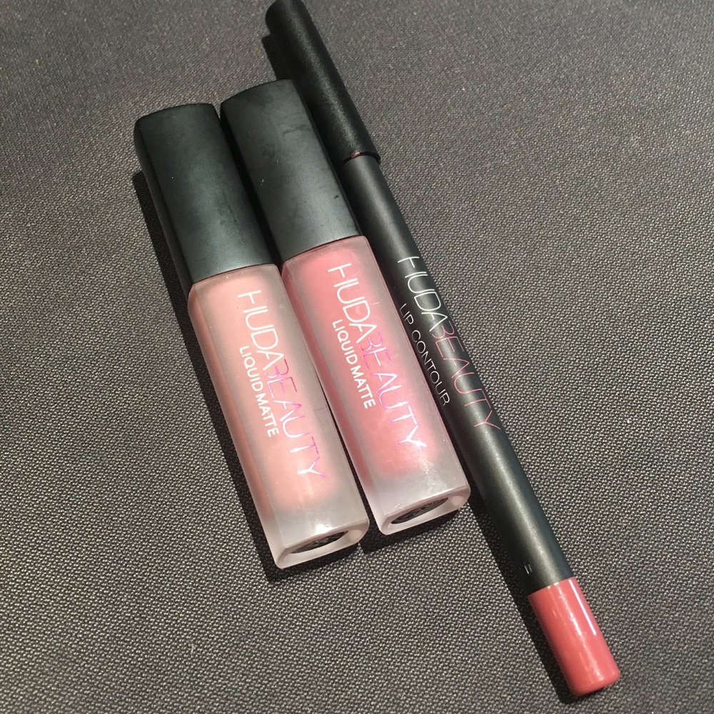 Huda beauty lip contour set