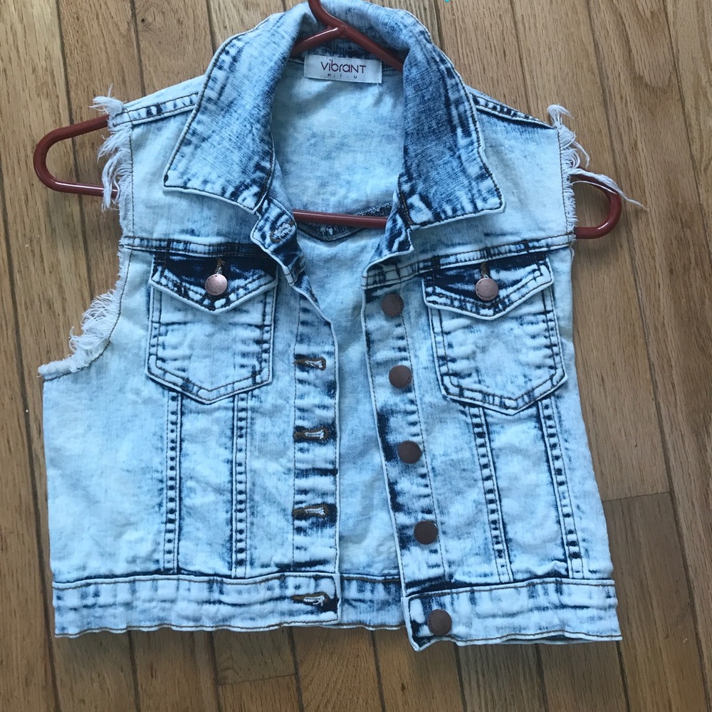 Stonewashed denim vibrant vest