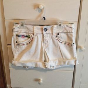 Mossimo Supply Co. Juniors Size 1 White Shorts