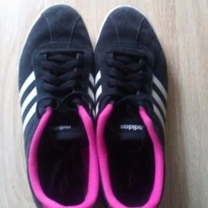 Womens Adidas Courtset Walking shoe size 10