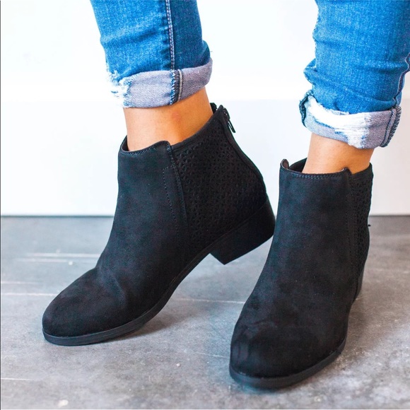 😍Restock ❗️Black cutout details ankle bootie - Picture 2 of 3