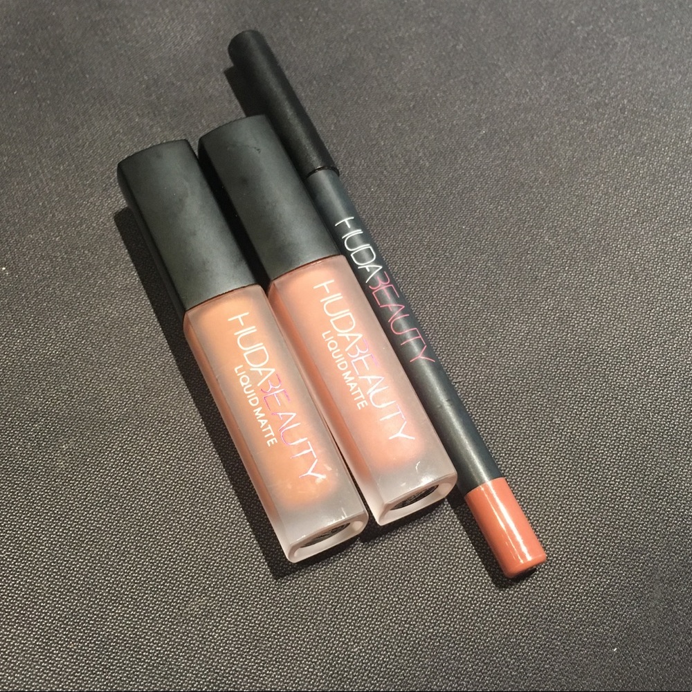 Huda Beauty Lip contour set