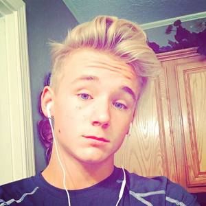 Meet your Posher, Eathan