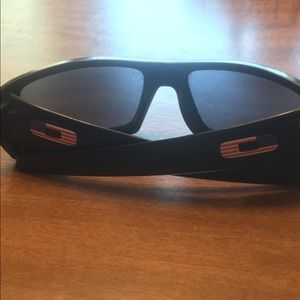 USA Black Oakley Gascans