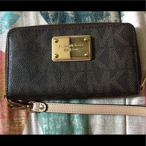 Michael Kors wristlet