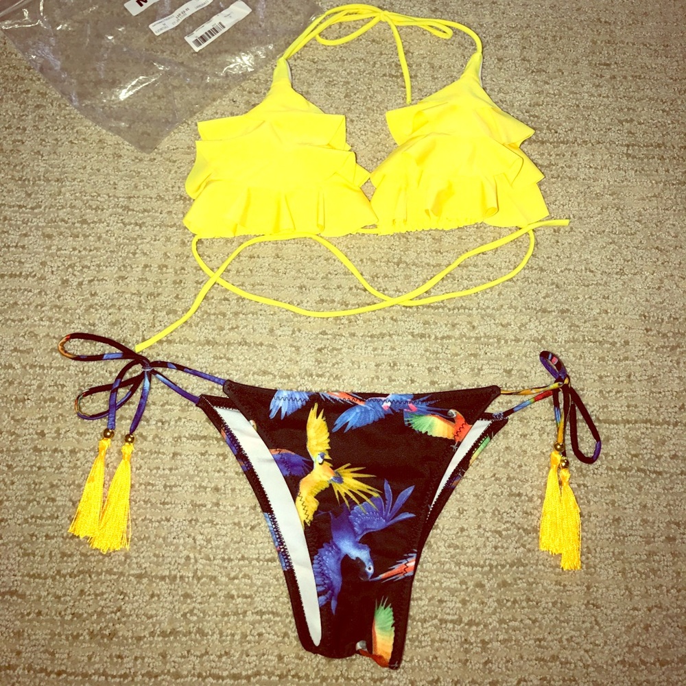 Size M bikini