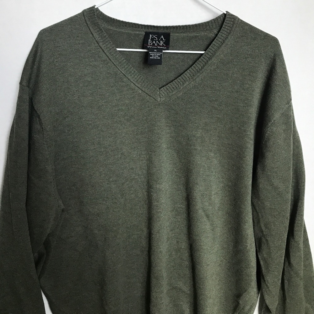 Joseph A Banks sweater