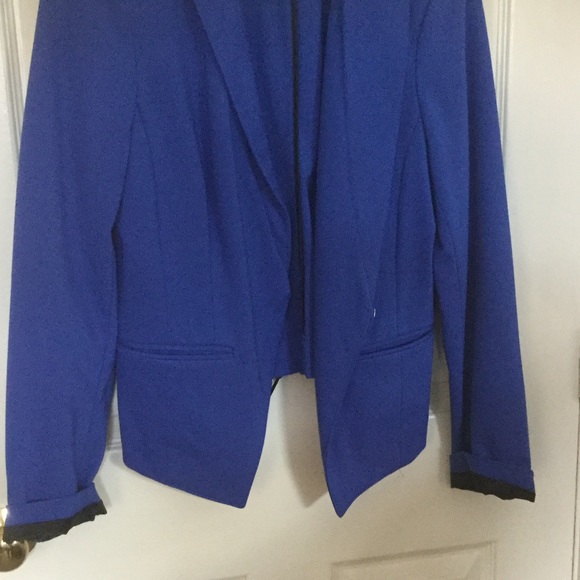 Blue jacket - Picture 2 of 4