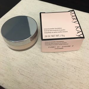 Mary Kay mineral powder- ivory 2