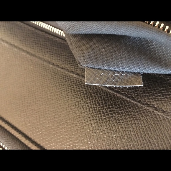 LOUIS VUITTON Taiga Odessa Laptop Briefcase - Picture 6 of 7