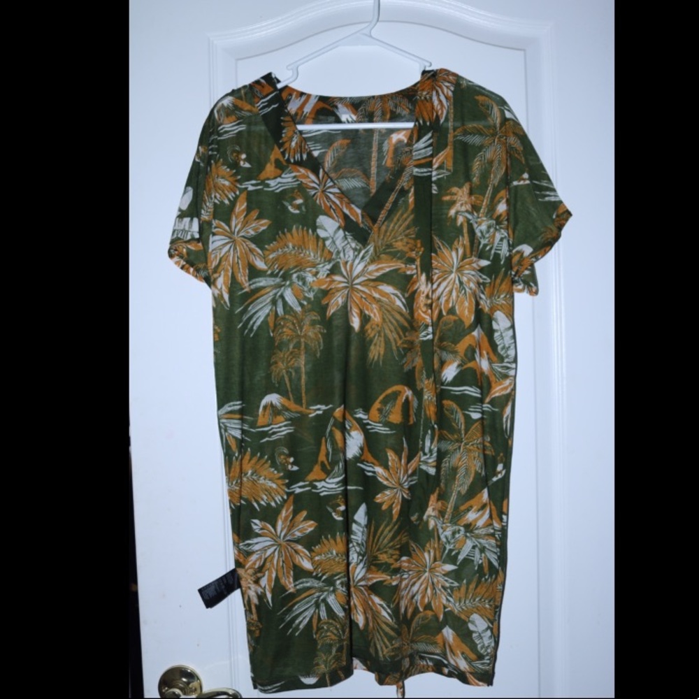 **H&M** 🆕 Hawaiian Print Cover up 💚💛 *CUTE*