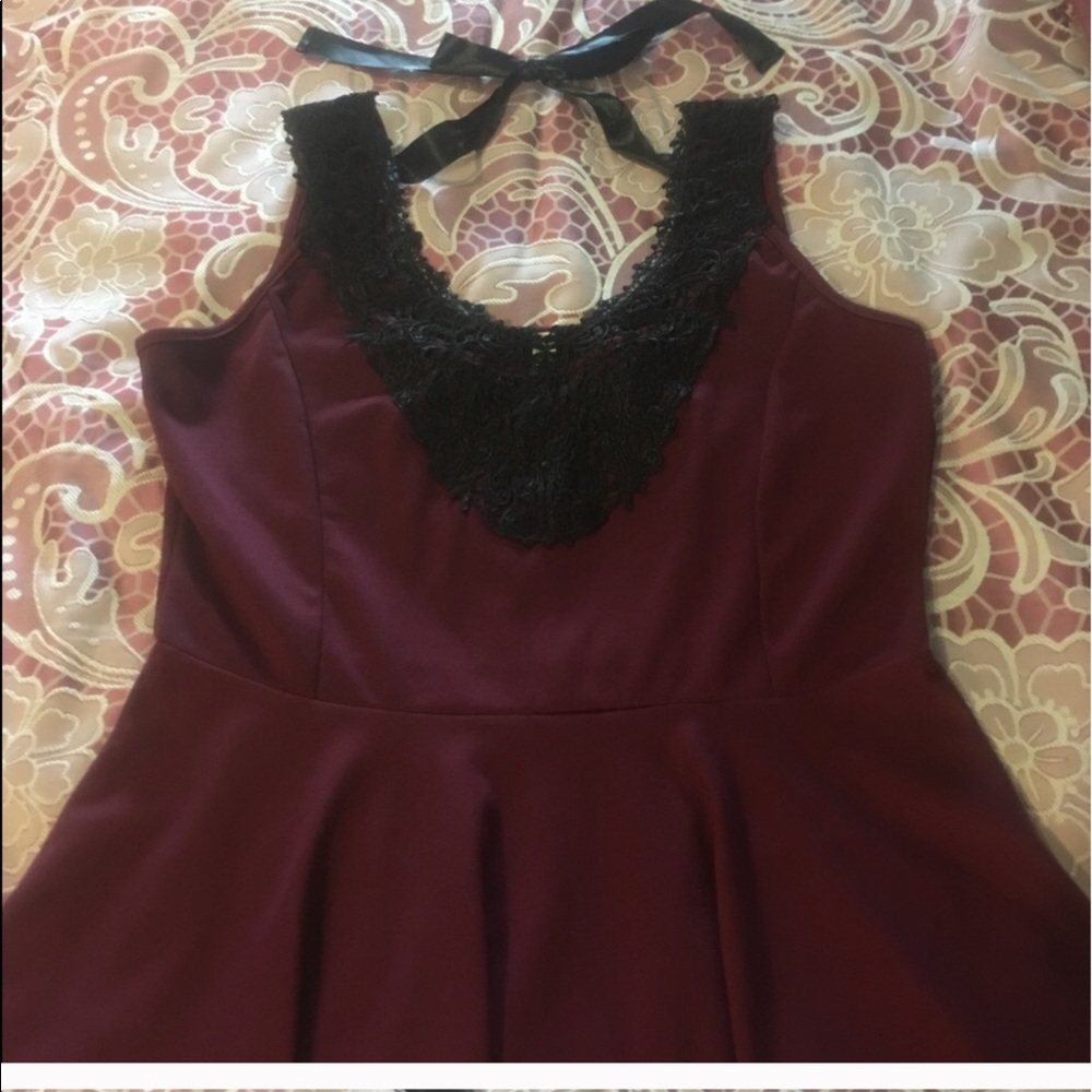 🎀SOLD🎀 Size 2X Lace detail peplum