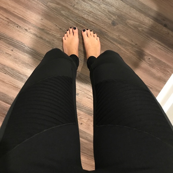 LAST LARGE! Black Comfy Moto Style Leggings - Picture 2 of 8
