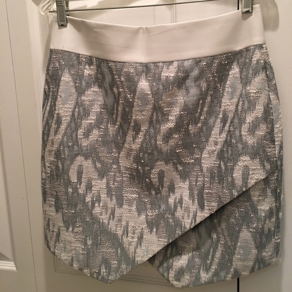 bebe cute mini skirt