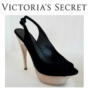 New Colin Stuart Black Suede heels Platform sz 6