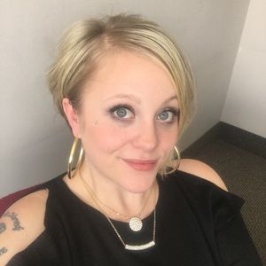 Meet your Posher, Catie