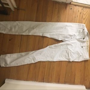 White gap skinny jeans, size 6