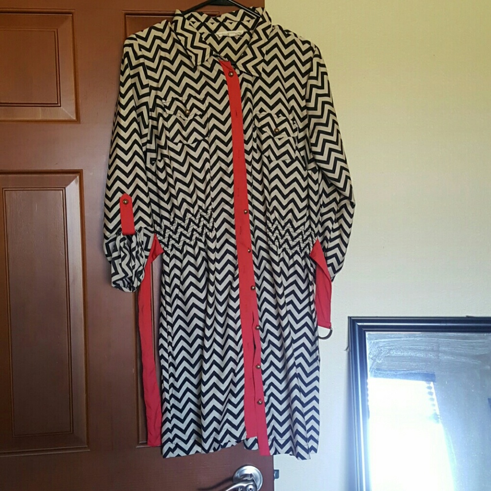 Beautiful city dress - Picture 5 of 5