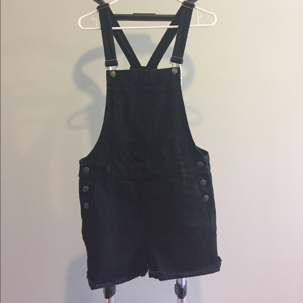 Cute black denim overall shorts **new with tags**
