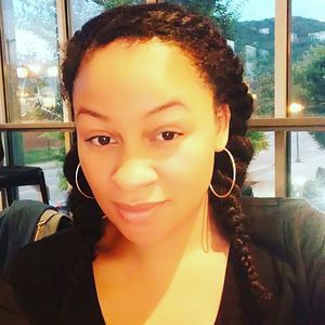 Meet your Posher, Alicia