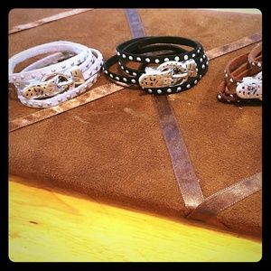 Bracelet with magnetic buckle clasp