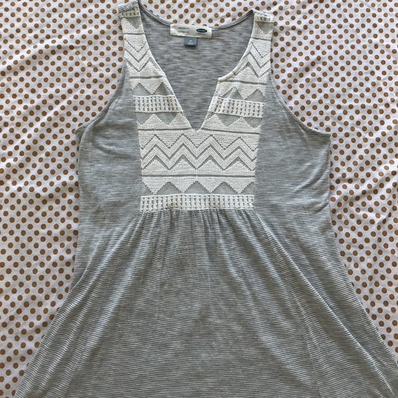 Old Navy Tops - Adorable Old Navy Maternity Gray/White Tank Top!