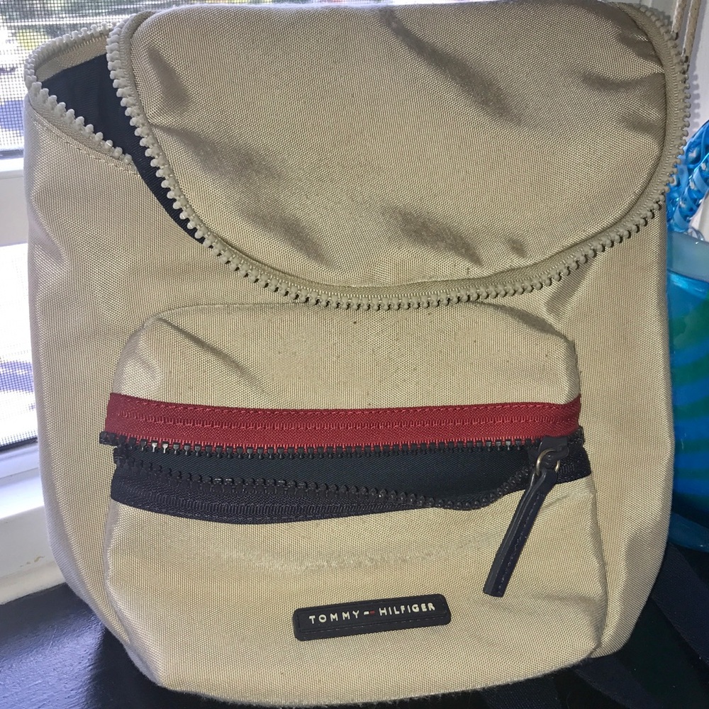 USED TOMMY HILFIGER BACKPACK