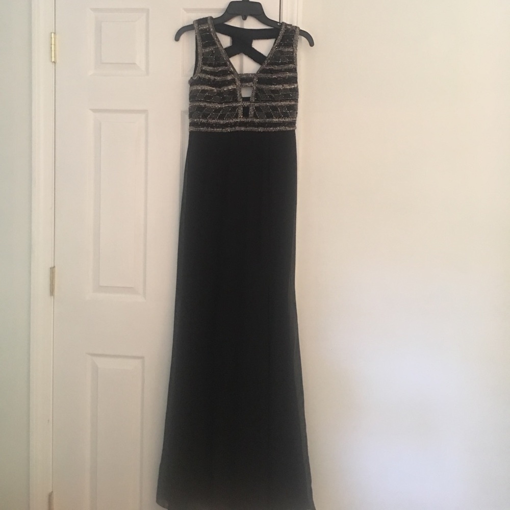 24hr SALE 🎉NEW, tags! Adrianna Papell Beaded Gown