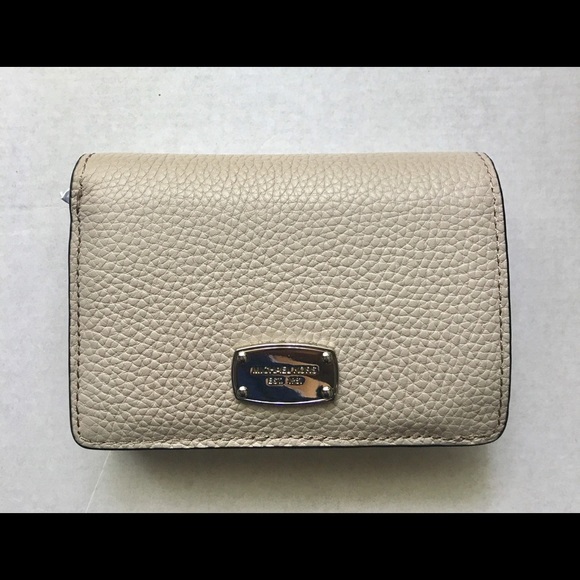 ‼️FIRM PRICE ‼️MICHAEL KORS MEDIUM SLIM WALLET - Picture 2 of 5