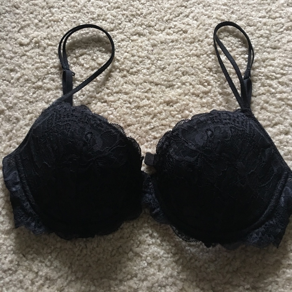 Black VS bra worn once