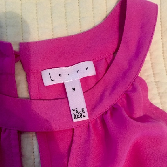 Leith Keyhole Halter Tank - Picture 6 of 8