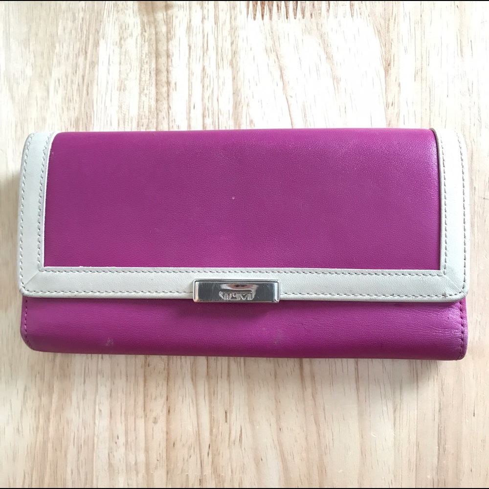 TUMI Wallet Purple Leather Trifold Card Holder Zipper