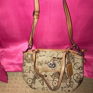 Coach: Leah Horse and Carriage Tote