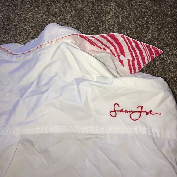 ❌SOLD❌ Sean John Classic White Button Down shirt - Picture 5 of 5