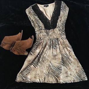 ⭐️Leopard Bebe dress with pockets!⭐️cocktail dress