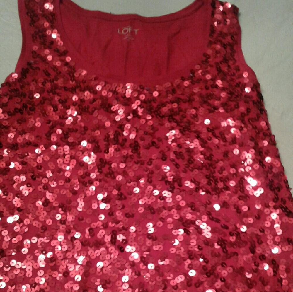 Ann Taylor  Loft red sequined top like new PS
