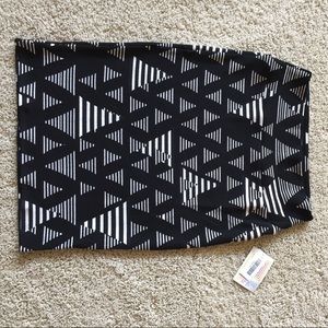 New LuLaRoe Cassie size medium black/white