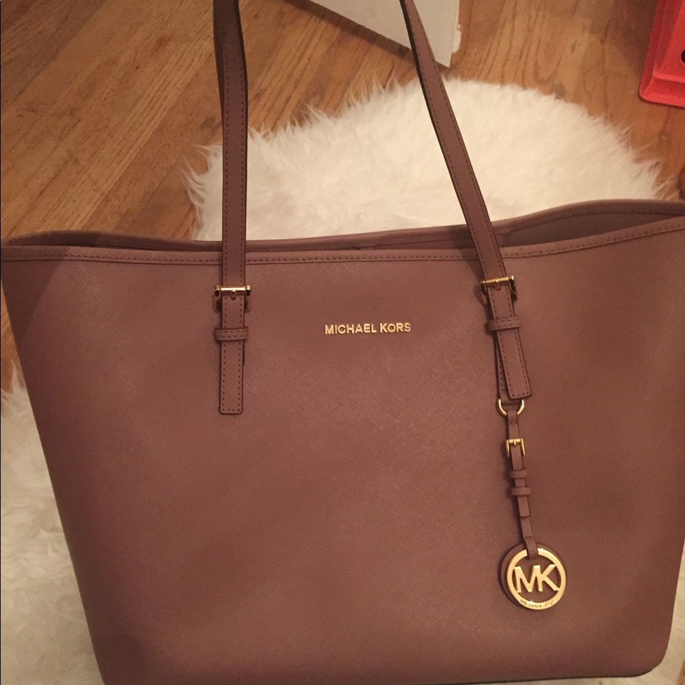 Michael Kors Jet Set Tote