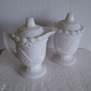 Westmoreland Strutting Peacock Creamer & Sugar Set