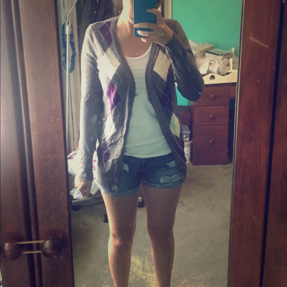 This is a nice, classy, light weight sweater