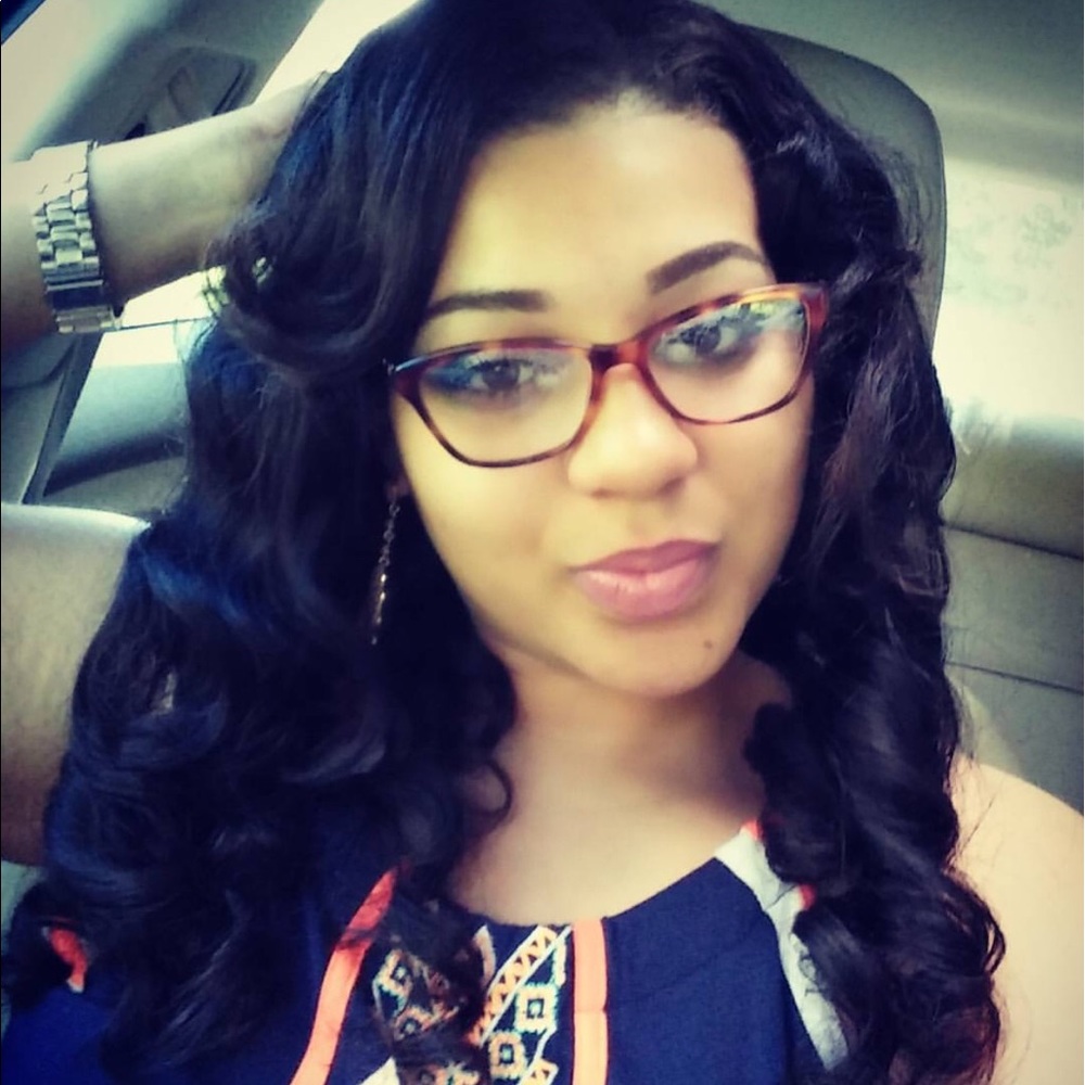 Meet your Posher, Ebony