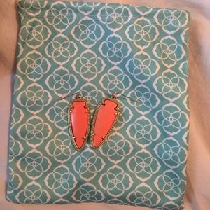 Small "skylar"  Kendra Scott earrings