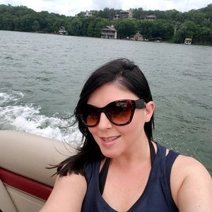 Meet your Posher, Nicole