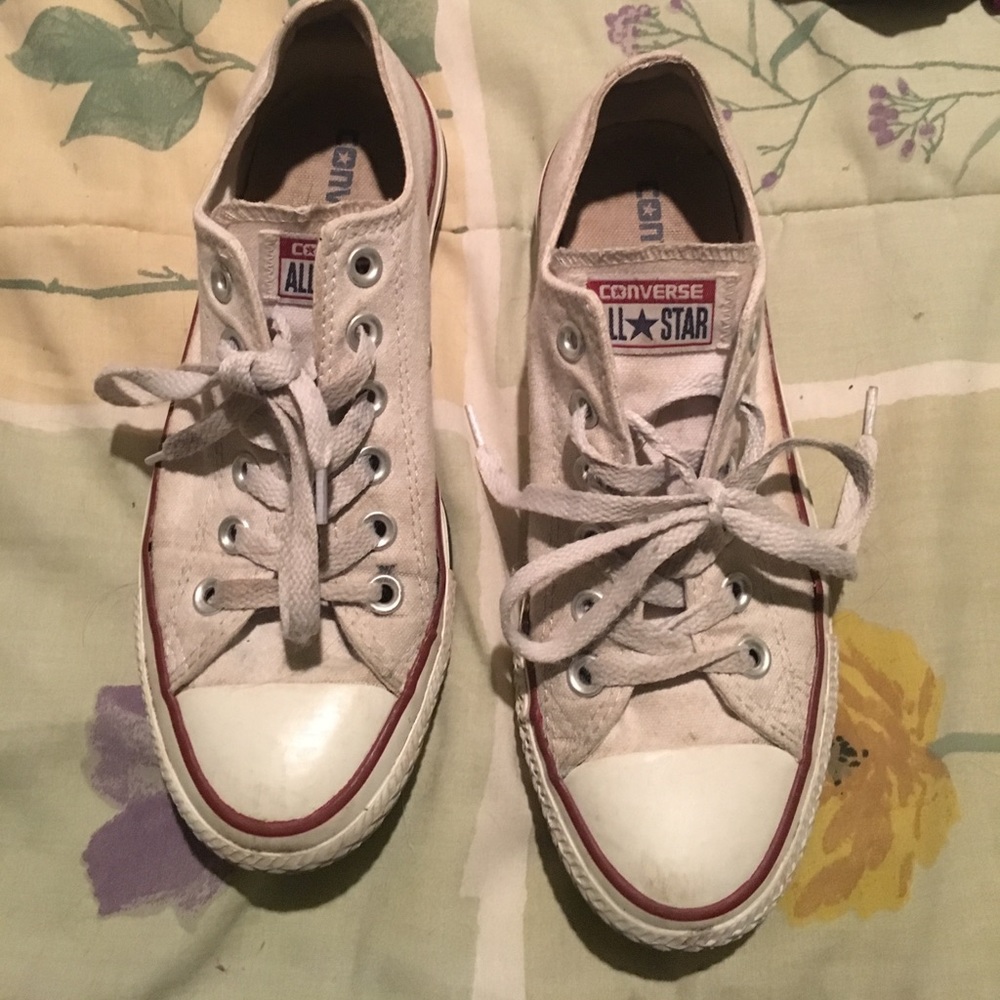 White converse All Star size 5