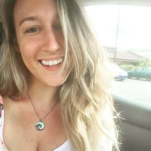 Meet your Posher, Kayla