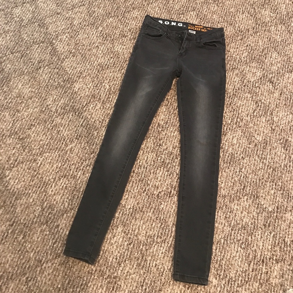 NWOT S.O.N.G black skinni jeans