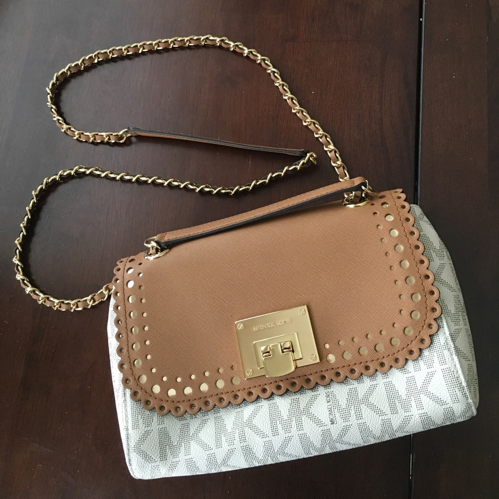 Las call‼️👜 🌟Michael Kross purse