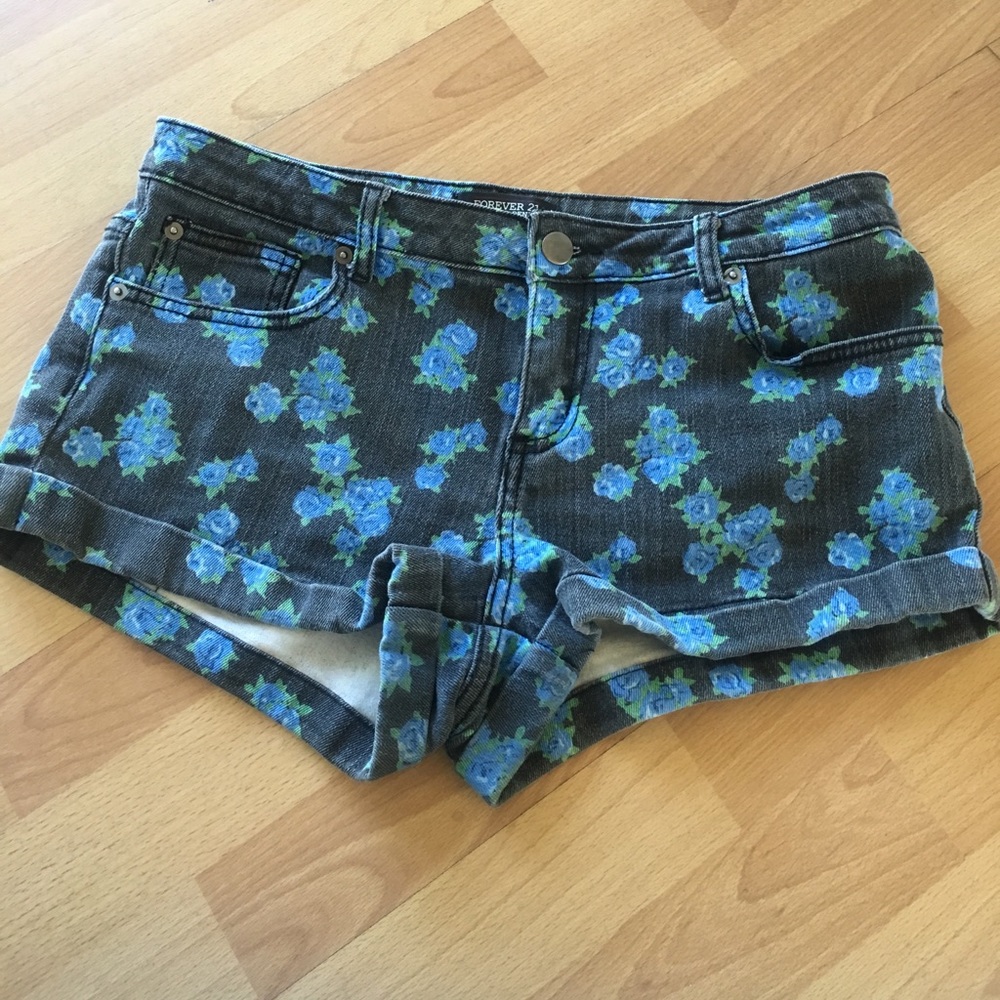 Forever 21 blue floral shorts
