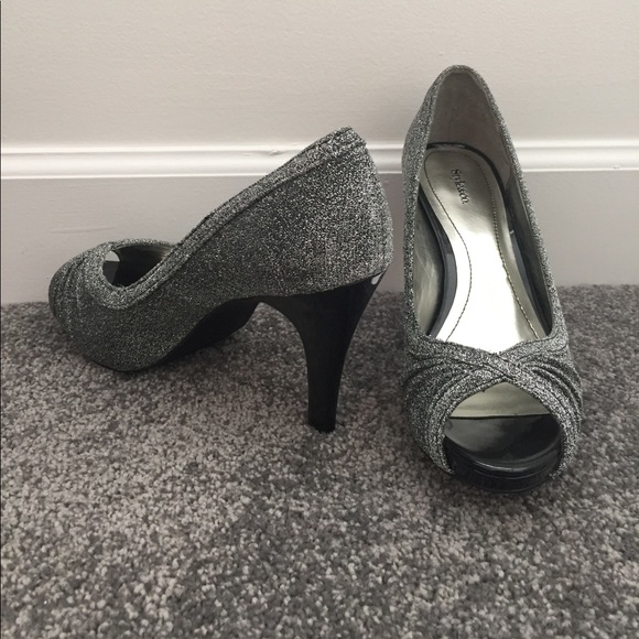 Silver sparkly heels - Picture 3 of 3